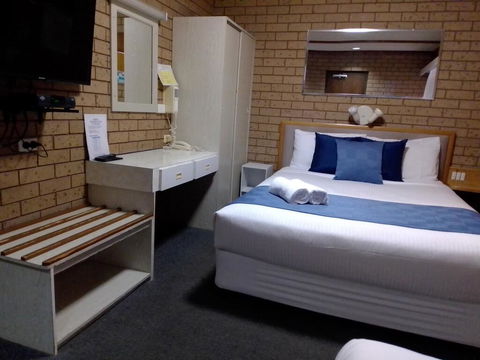 Country Home Motor Inn - Stayed 3