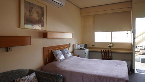 Country Motor Inn - Stayed 1