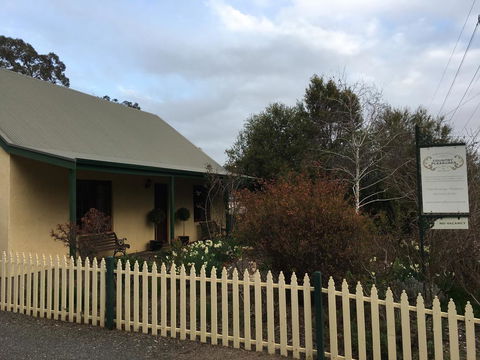 Country Pleasures Bed And Breakfast - Stayed 0