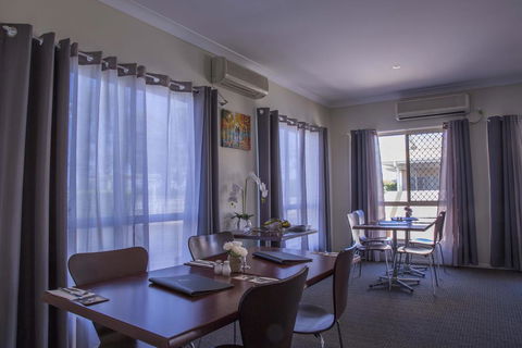 Country Roads Motor Inn - Stayed 2