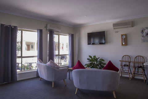 Country Roads Motor Inn - Stayed 3