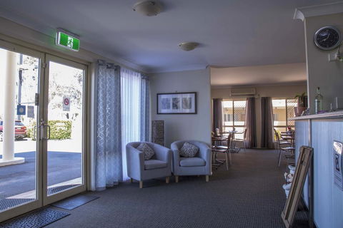 Country Roads Motor Inn - Stayed 1
