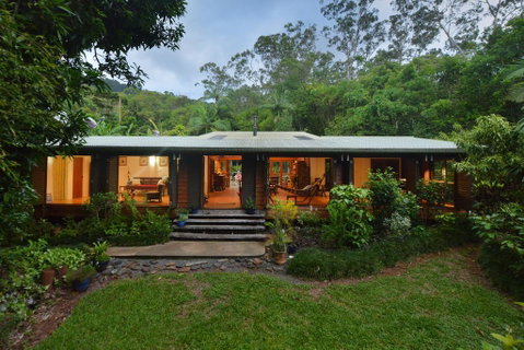 Cow Bay Homestay B&B - Stays Accommodation 0