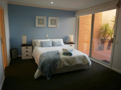 Cowes Beachfront Retreat - Stayed 3