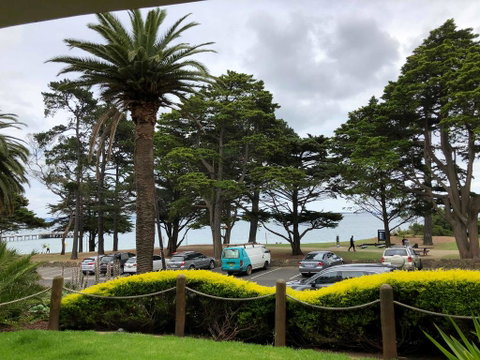Cowes Partner Retreat - Beachfront - Stayed 2