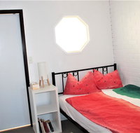 Cozy and cute comfort stay close to University Female only