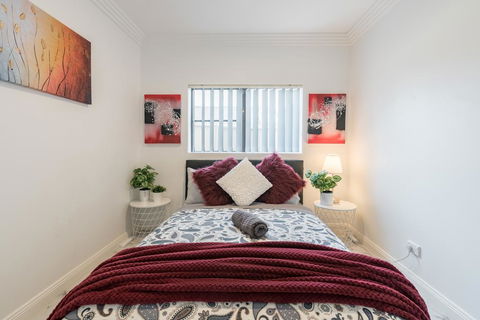 Cozy Duplex Home 3 Bdrms 1 Bath Sleeps 6 - Stayed 0