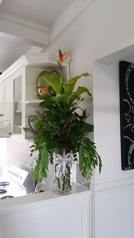 Creek Cottage Bed And Breakfast - Stayed 1