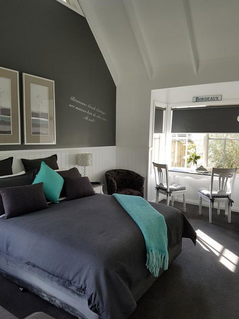 Creek Cottage Bed And Breakfast - Stayed 2