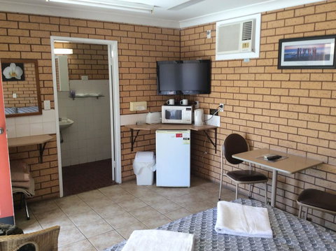 Cross Roads Motel - Stays Accommodation 2