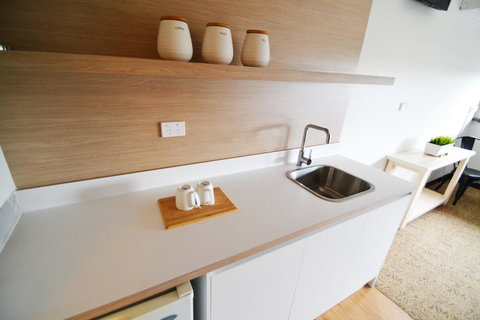 Crossroads Hotel - Stays Accommodation 1