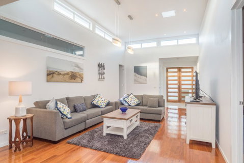 Currawong Close - Heated Pool, Home Theatre, WiFi, 4 Bdrm, Pool Table - Stayed 1