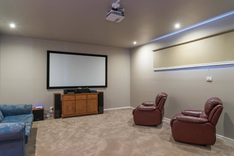 Currawong Close - Heated Pool, Home Theatre, WiFi, 4 Bdrm, Pool Table - Stayed 3