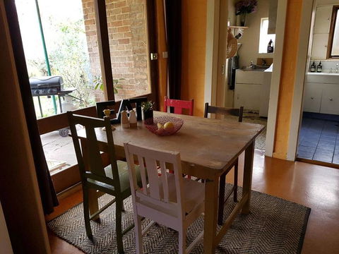 Cute Cottage On Byng - Walk To Town AND Pet Friendly - Stayed 2
