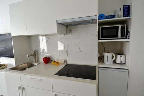 Cute Studio Apartment In Maroubra - Stays Accommodation 3