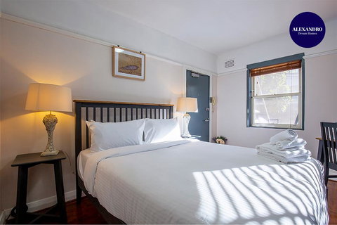 DARLINGHURST STUDIO // SHARED ROOFTOP SPACE - Stayed 2