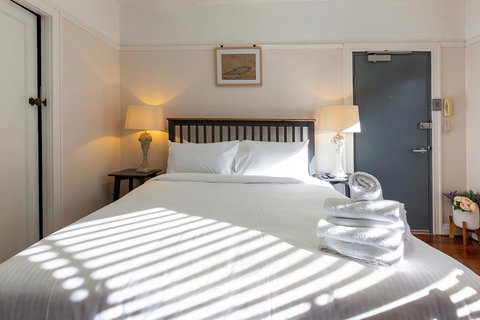 DARLINGHURST STUDIO // SHARED ROOFTOP SPACE - Stayed 3