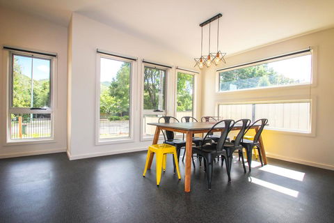 Decked Out At Bright - Stayed 3