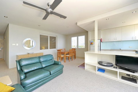 Del Rae Unit 12 - Shoal Bay - Stayed 2