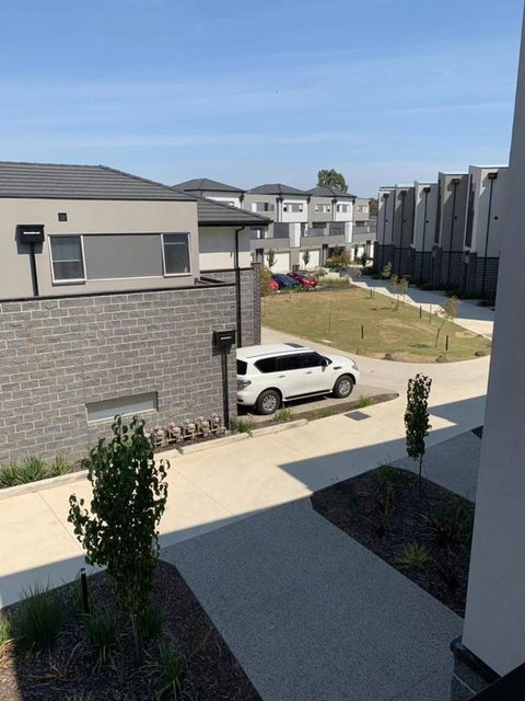 Delicate And Peaceful Bundoora Townhouse 10-R1 - Stays Accommodation 3
