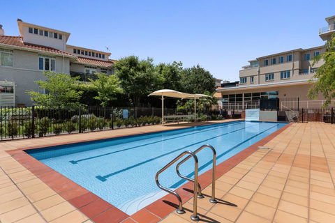 Deluxe Unit With Pool, Parking And Gym Near Beaches - Stayed 3