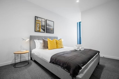 Designer 2 Bdrms APT@Parkville Free Carpark+wifi - Stays Accommodation 3