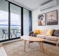 Designer 2 bdrms APTParkville Free carparkwifi