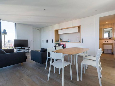 Docklands Waterfront 1006PR 2 Bed Free Wifi - Stayed 2