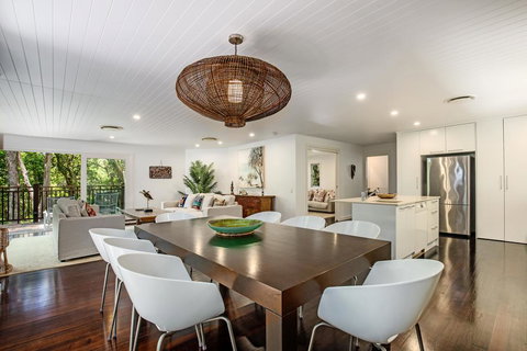 Dual-living Amongst The Rainforest, Little Cove - Stayed 0