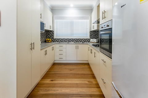 EAGLE VIEW UNIT 5 STAR - Stayed 3