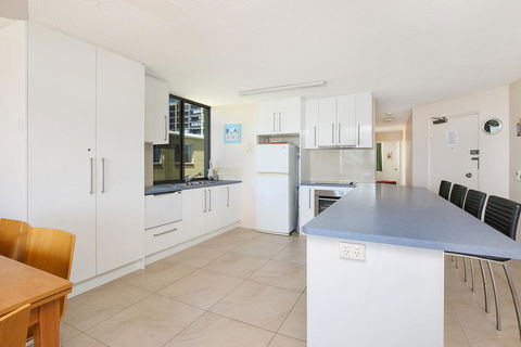 Eastbourne U6, 80 Esplanade. Golden Beach - Stays Accommodation 1