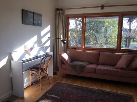 Eco-renovated Light-filled House On A Hill - Stayed 0