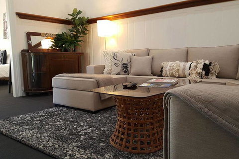 Edward Lane Apt3 - Stayed 2