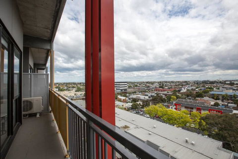 Elegant 2BR@Footscray Station - Stays Accommodation 3