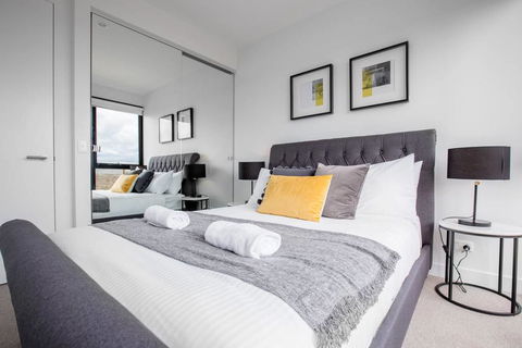 Elegant 2BR@Footscray Station - Stays Accommodation 2