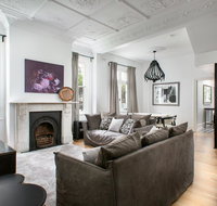 Elegant 3-Bed Heritage House near Parks and Cafes