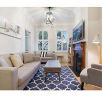 Elegant Renovated Terrace Close To City - Stayed