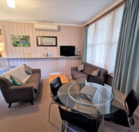 Elm Lodge Bright