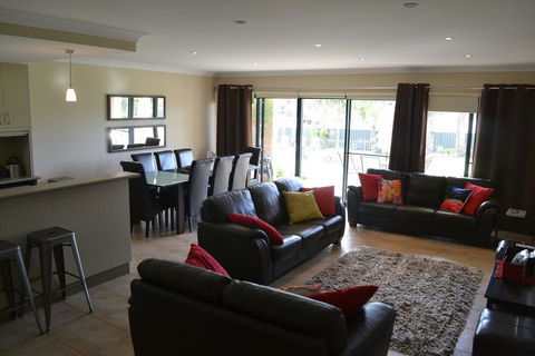 ELSINOR Townhouse 8 Mulwala - Stayed 2