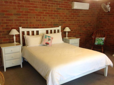 Emeu Inn Bed & Breakfast - Stayed 1