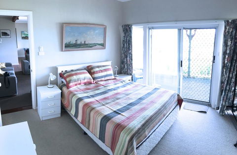 Endless Summer, 12 Stewart Street - Stays Accommodation 3