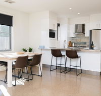 Endsleigh II - Cosy 2 Bedroom Villa Free Wifi Near CBD - Stayed