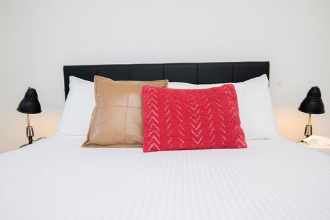 Endsleigh II - Cosy 2 Bedroom Villa, Free Wifi, Near CBD - Stayed 1