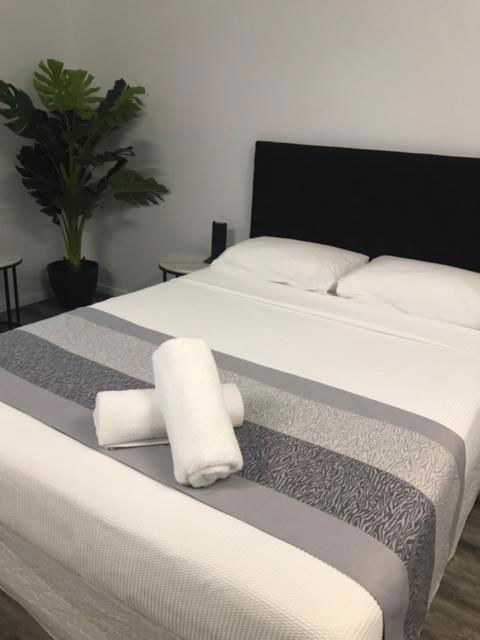 Escape On Lake - Stayed 2