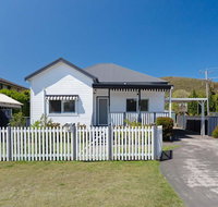 Escape to the Cottage 68 Tomaree Rd pet friendly and boat parking and WIFI - Stayed