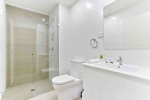 ESQ Astonishing 3BD Apartment 1 Min From Train Station - Stayed 2