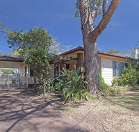 Evan's Retreat' 5 Sandy Point Road - cottage across the road from Sandy Point Beach - Stays Accommodation