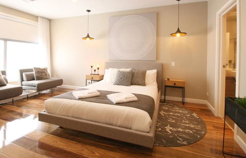 EVOLVE Near Adelaide CBD - Netflix / Wine / Lock Up Garage! - Stayed 0