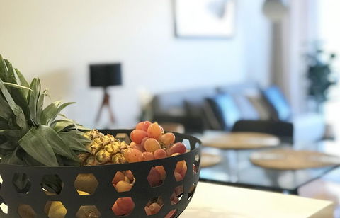 EVOLVE Near Adelaide CBD - Netflix / Wine / Lock Up Garage! - Stayed 3