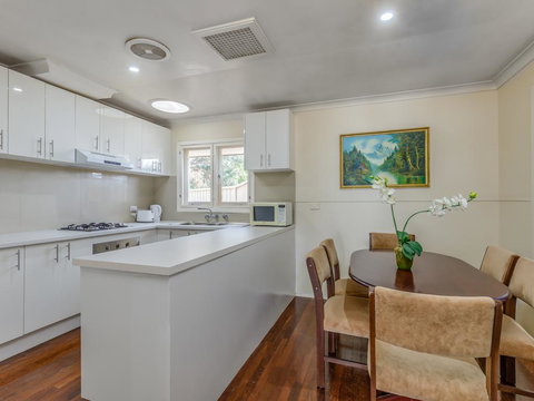 Exclusive Handy Holiday House - Stayed 3